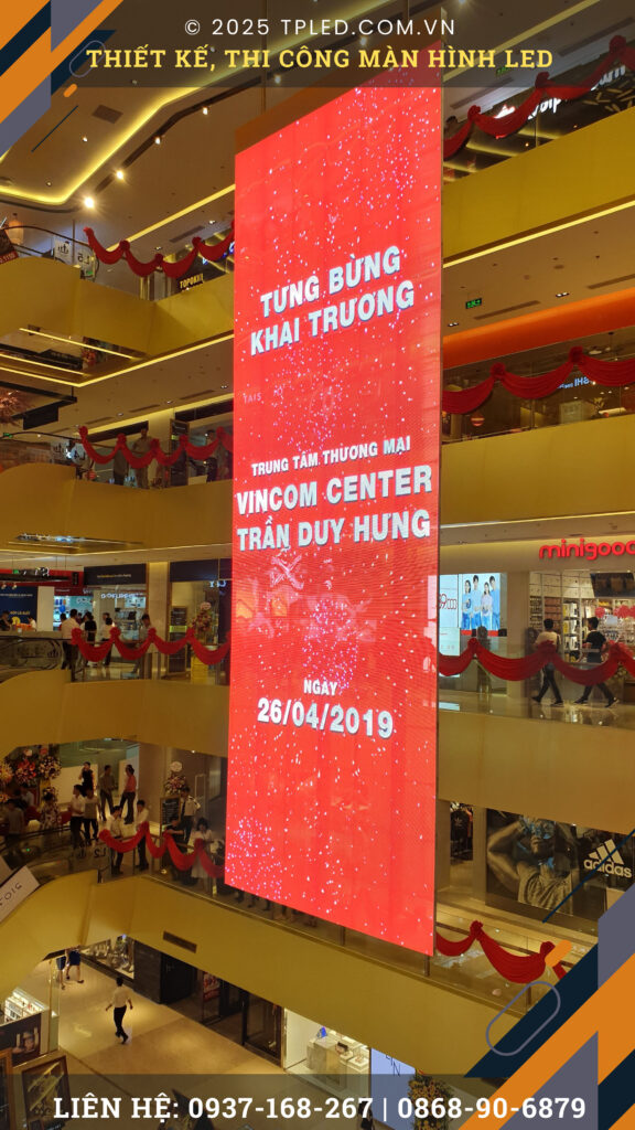 Quy trình lắp đặt màn hình LED trong suốt cho mặt tiền kính showroom xe hơi chuyên nghiệp.