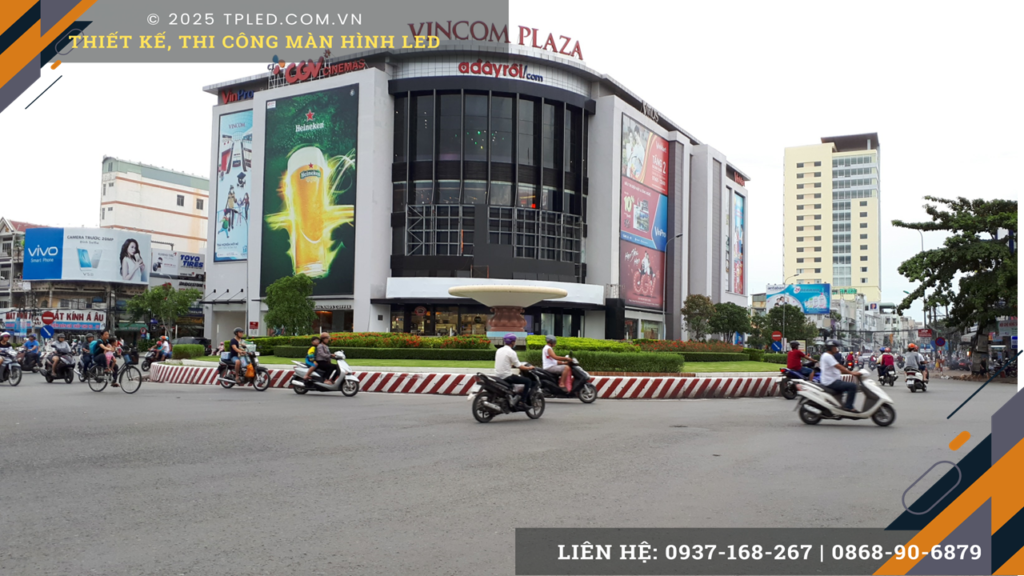 Màn hình LED Xanh SM Cần Thơ hiển thị quảng cáo taxi điện diện tích 200m2.