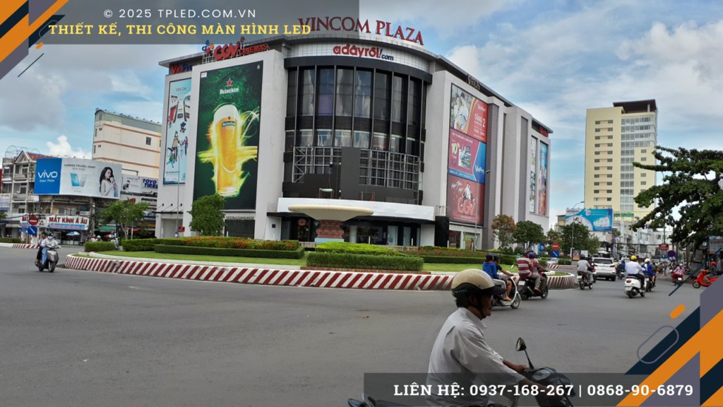 Màn hình LED Xanh SM Cần Thơ hiển thị quảng cáo taxi điện diện tích 200m2.