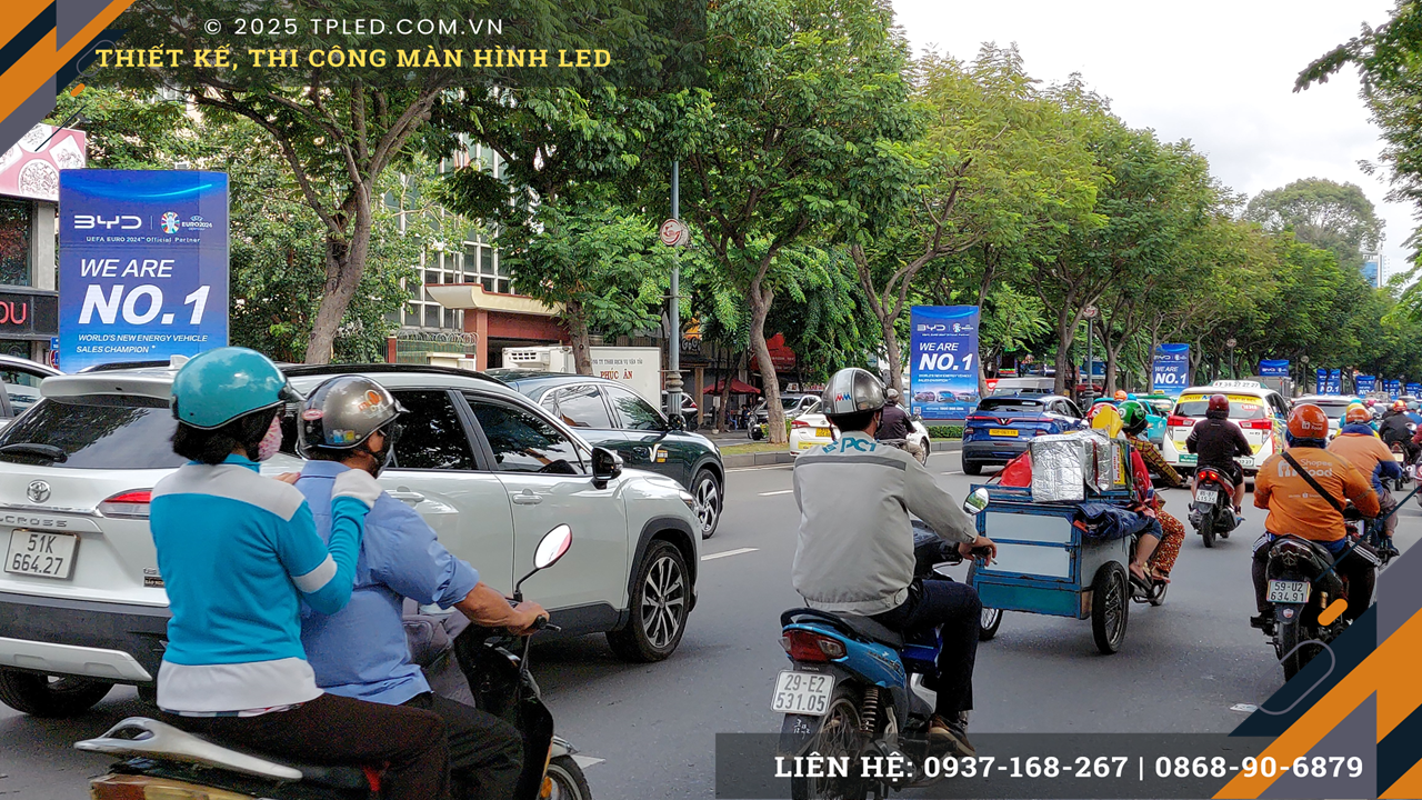 Hệ thống dãy 17 trụ màn hình LED BYD Tân Bình đường Trường Sơn.
