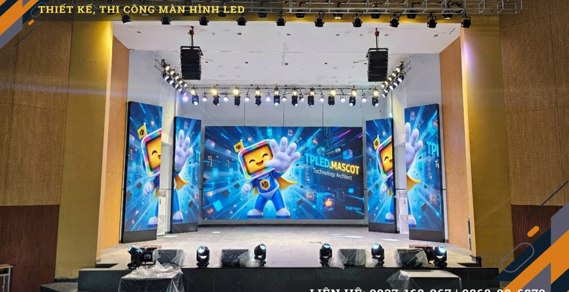 Hệ thống màn hình LED hiện đại tại Ballroom sân khấu biểu diễn văn nghệ năm 2025.