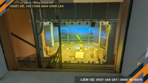 Hệ thống màn hình LED hiện đại tại Ballroom sân khấu biểu diễn văn nghệ năm 2025.